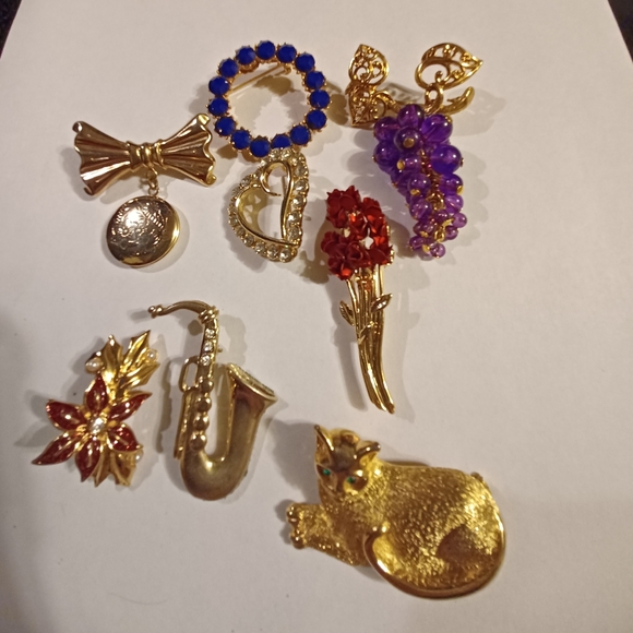 Vintage Jewelry Vintage Brooch Collection Set Of 8 Gold Tone Poshmark